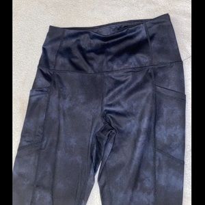 Black / blue marble leggings